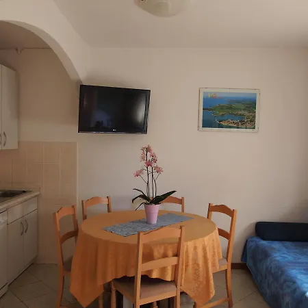 Marko Novigrad Apartment